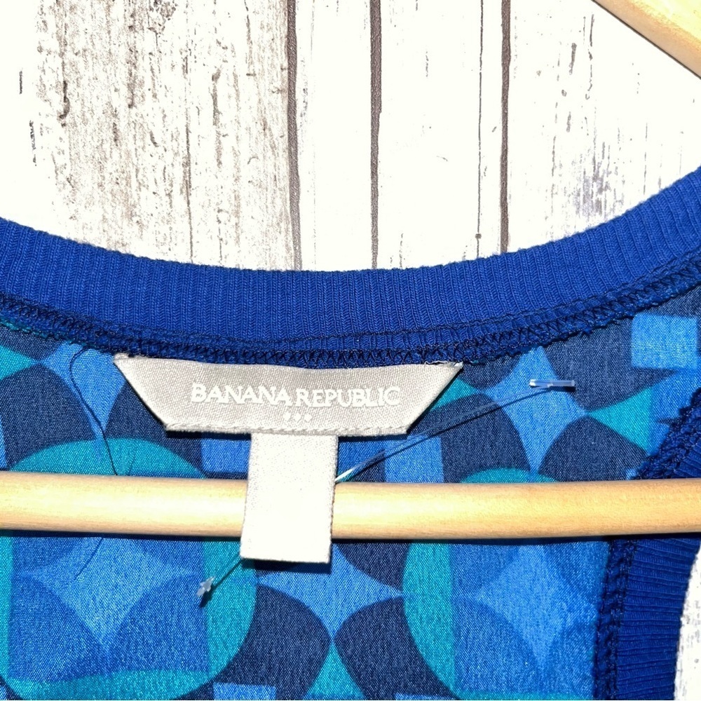 Banana Republic Blue Abstract Jersey tank - Picture 5 of 5